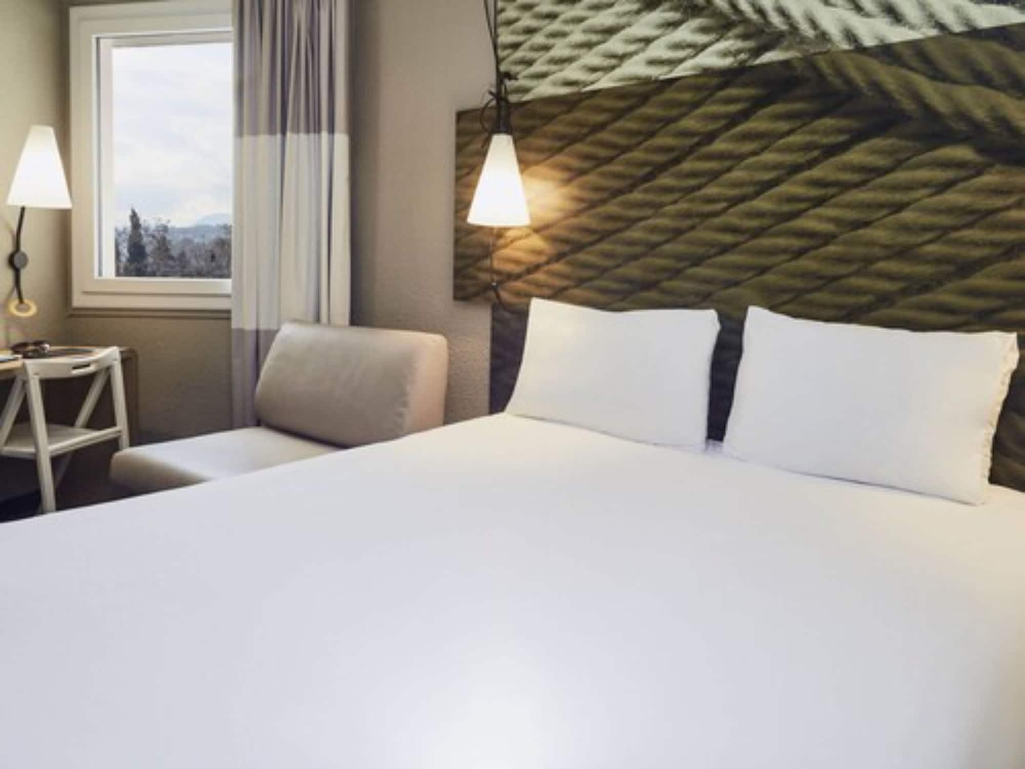 Ibis Toulon La Seyne Sur Mer Exterior photo