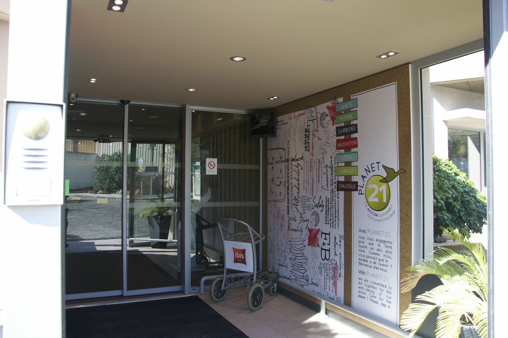 Ibis Toulon La Seyne Sur Mer Exterior photo